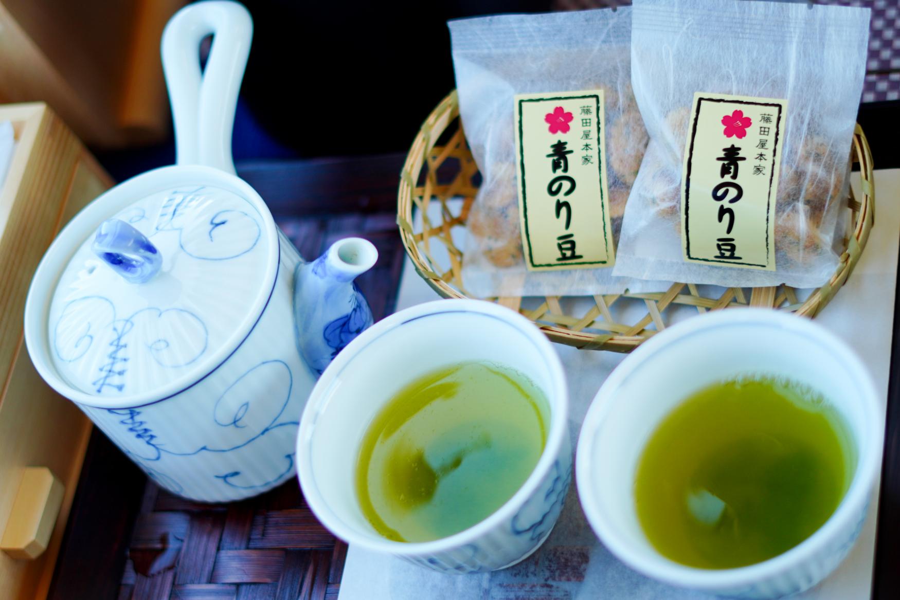 まずは日本茶でほっと一息。-0