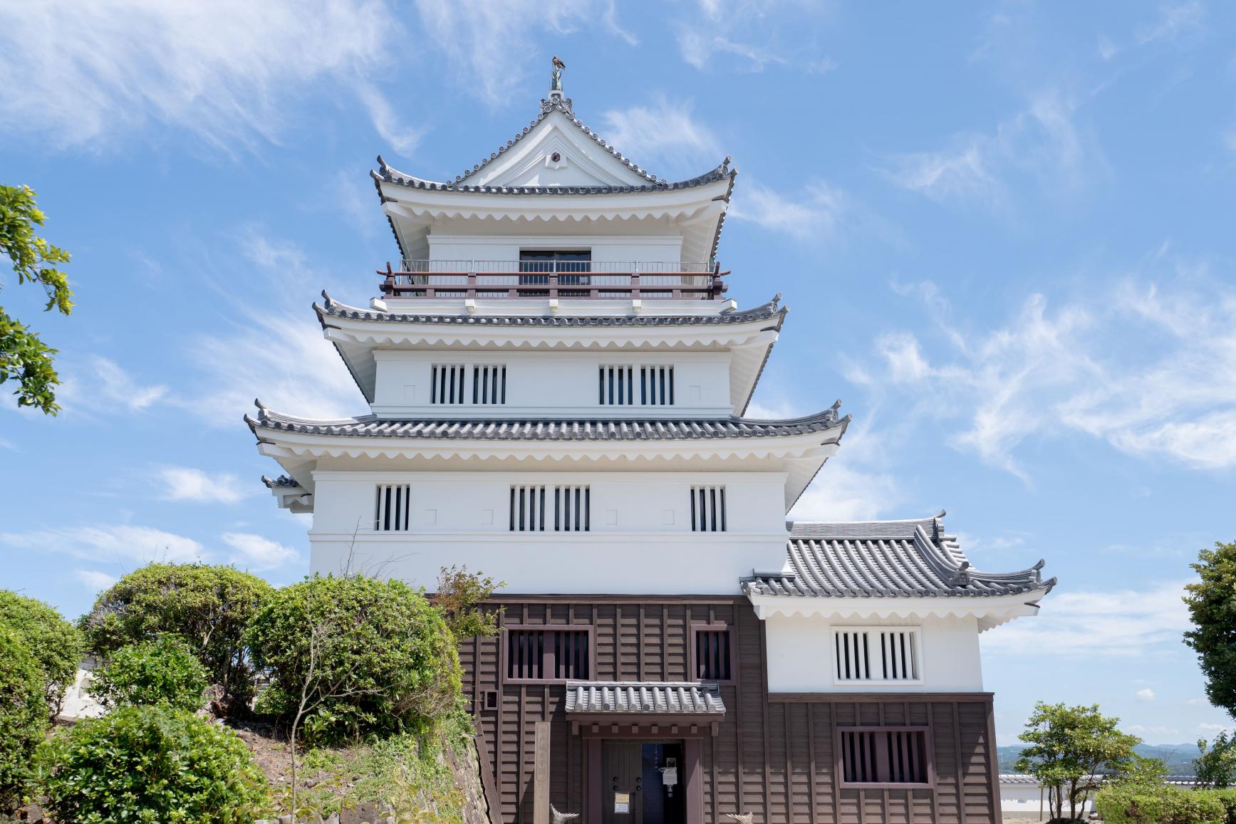 生まれ変わった城は体験アミューズメントに！泊まれる城・平戸城-0