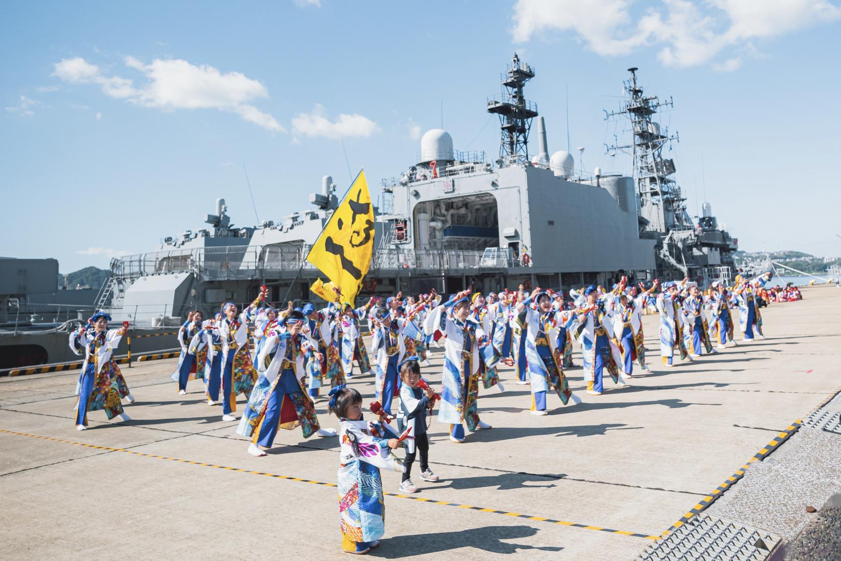 【１位:海上自衛隊倉島岸壁会場】海上自衛隊・佐世保基地がコラボ！巨大な自衛隊艦船前で★-0