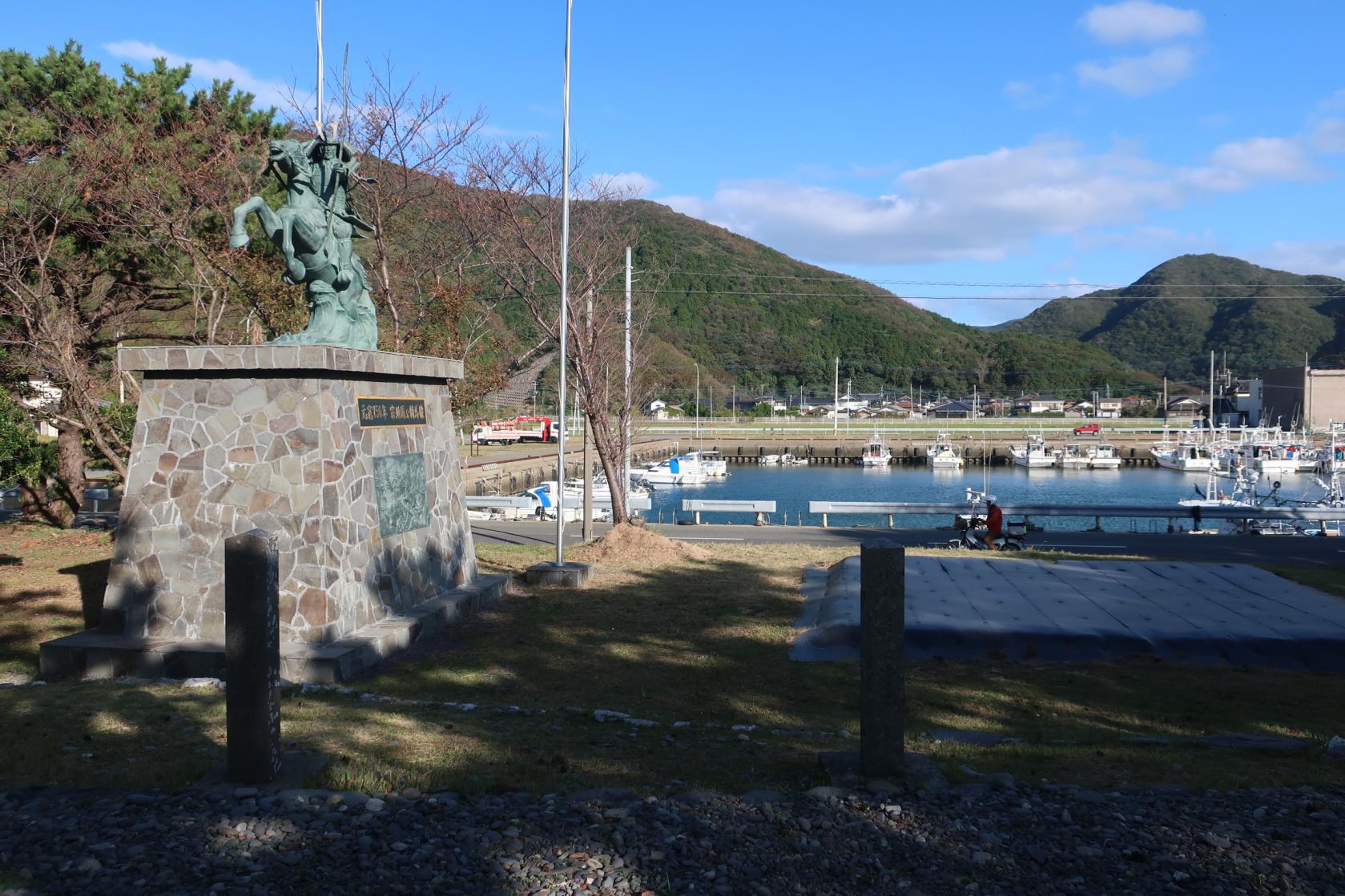 小茂田浜神社のある砂丘の内側-1