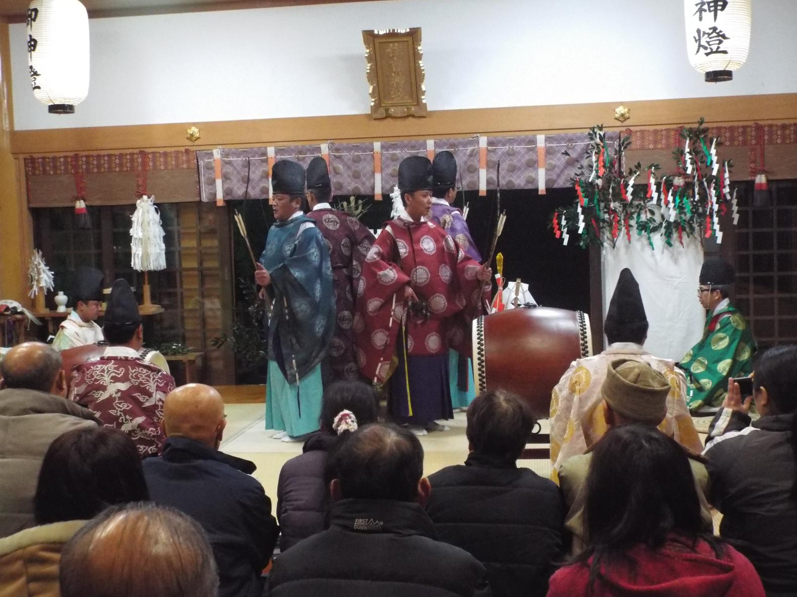 住吉神社奉賛会「壱岐大大神楽」奉納-1