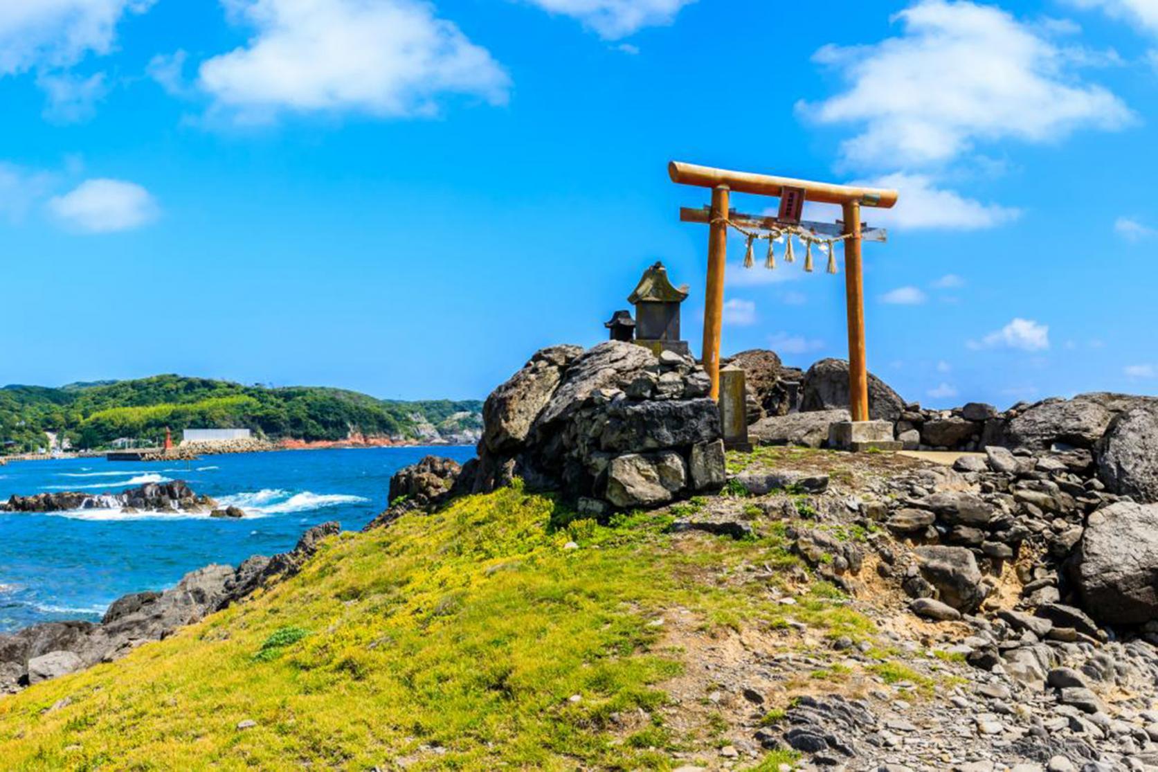 Cape Ryujin (Ryuda Shrine)-1