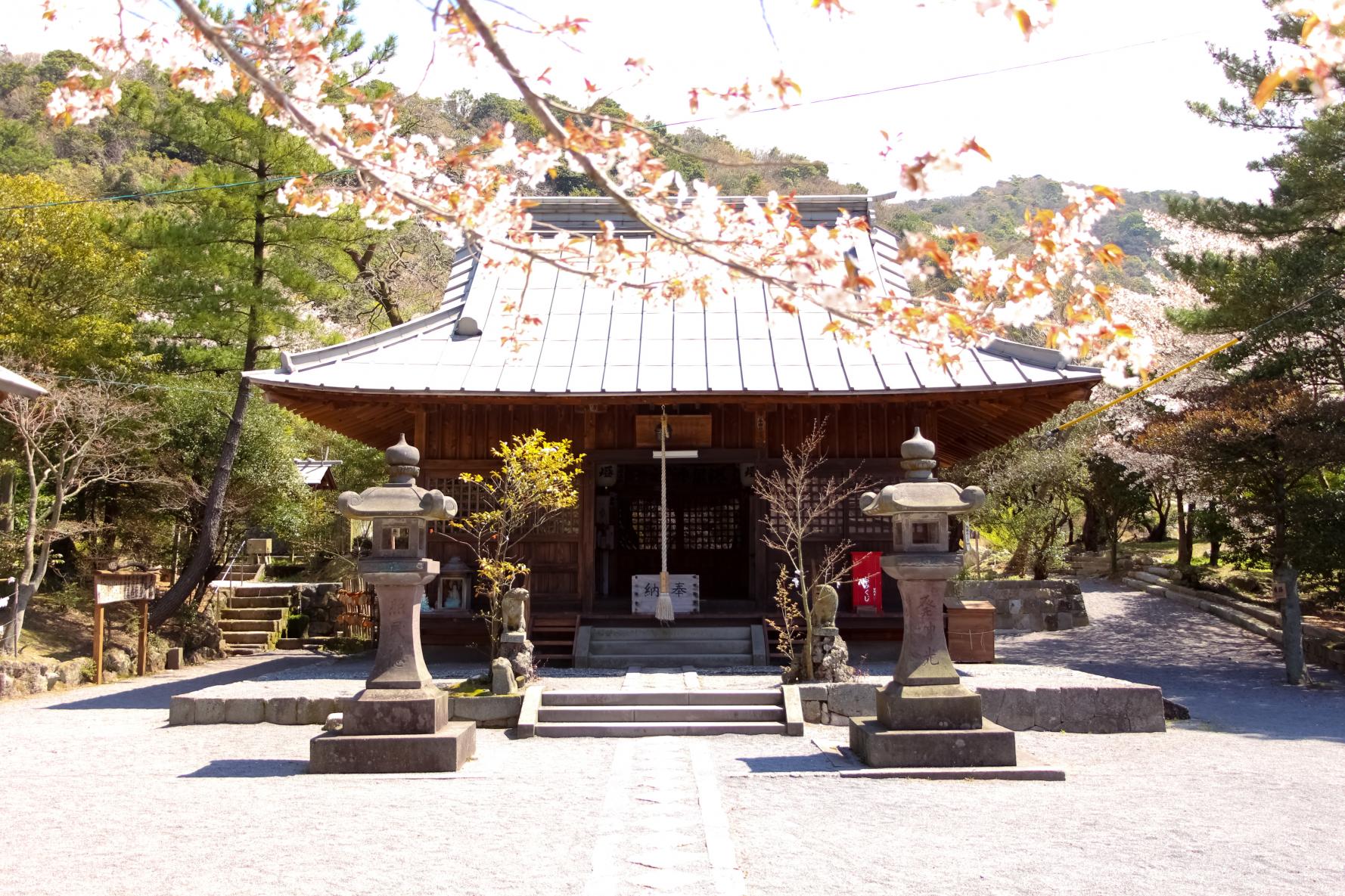 Unzen Shrine-1