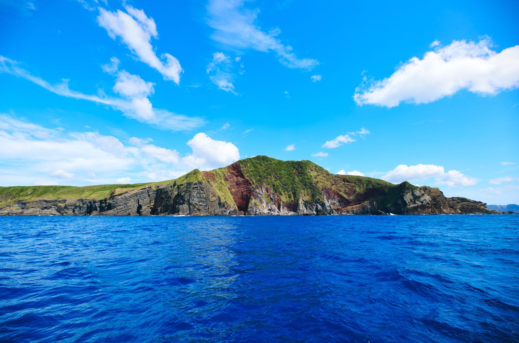 嵯峨島火山海食崖-1